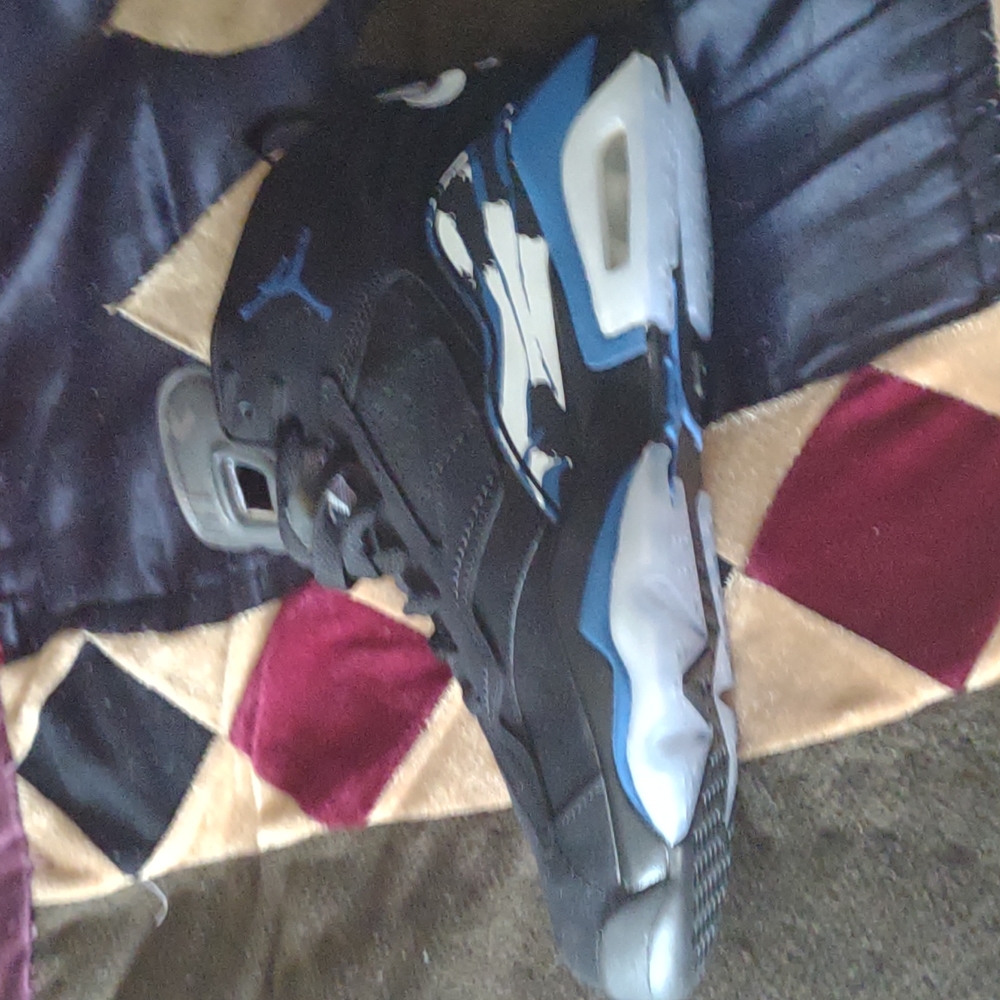 Brand new JORDANS MVP SIZE 6.5 BLACK BLUE GREY